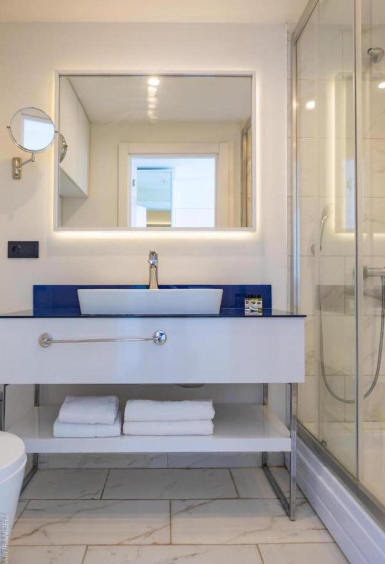 Luxury Panorama Sea View Apartment & Central Батуми Екстериор снимка