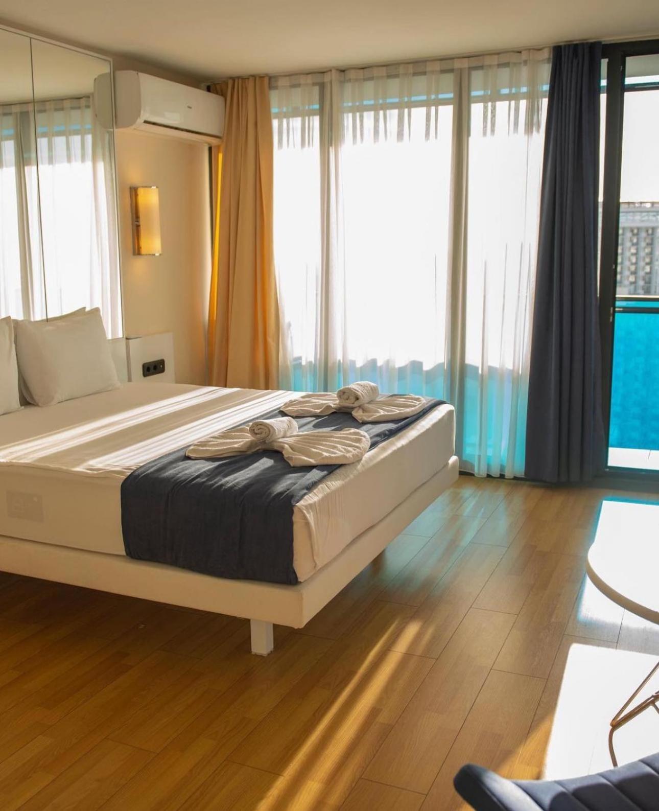 Luxury Panorama Sea View Apartment & Central Батуми Екстериор снимка