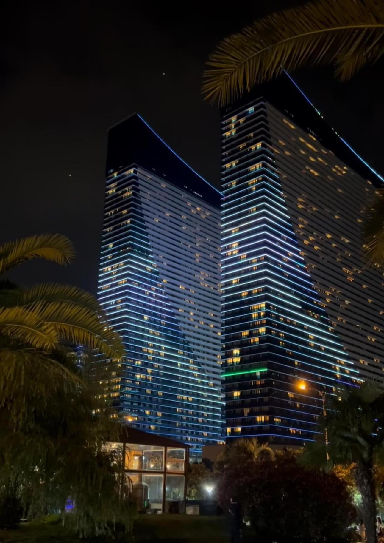 Luxury Panorama Sea View Apartment & Central Батуми Екстериор снимка