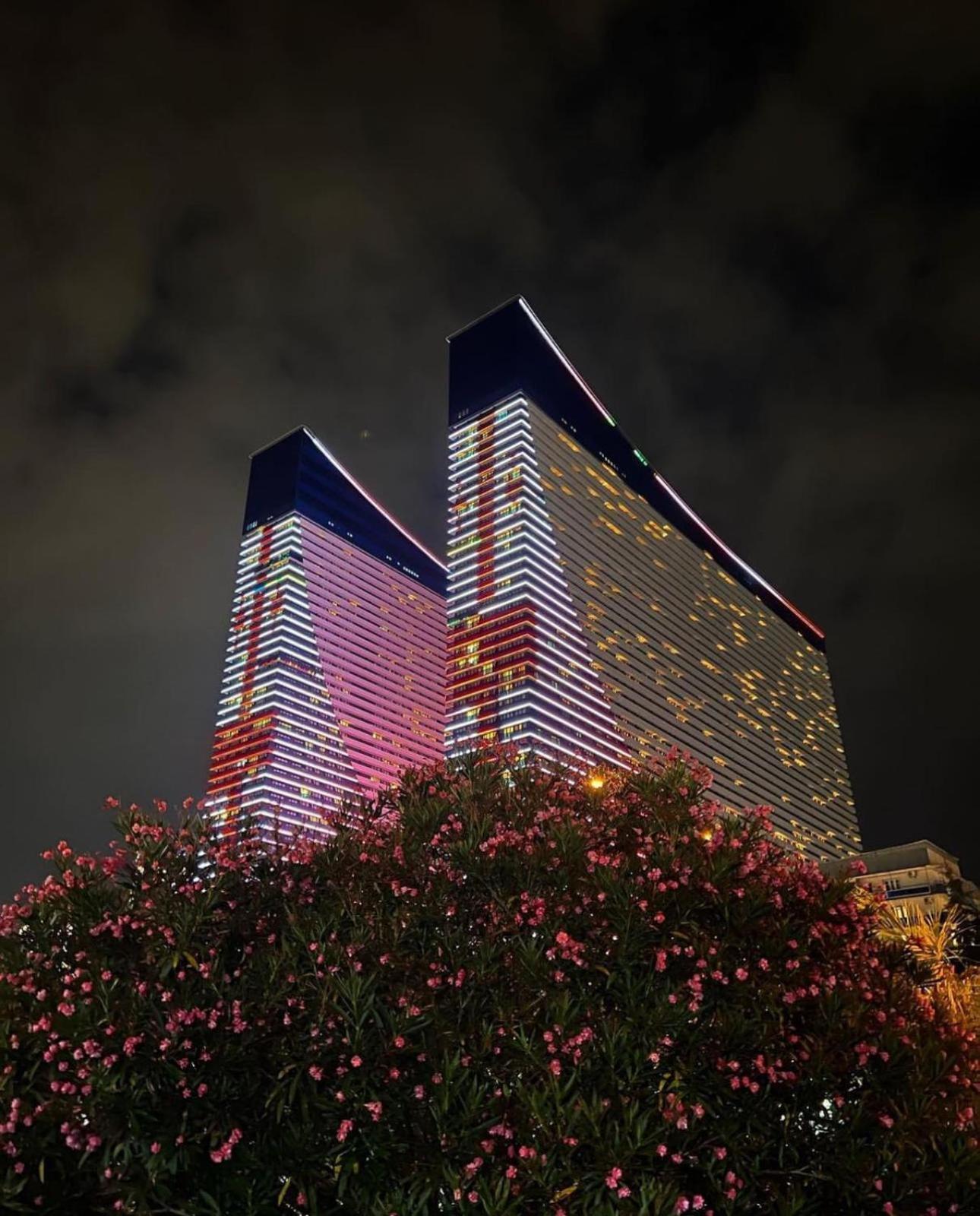 Luxury Panorama Sea View Apartment & Central Батуми Екстериор снимка